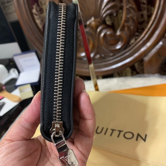 Louis Vuitton Organizer Epi Black  Wallet - Picture 3 of 9